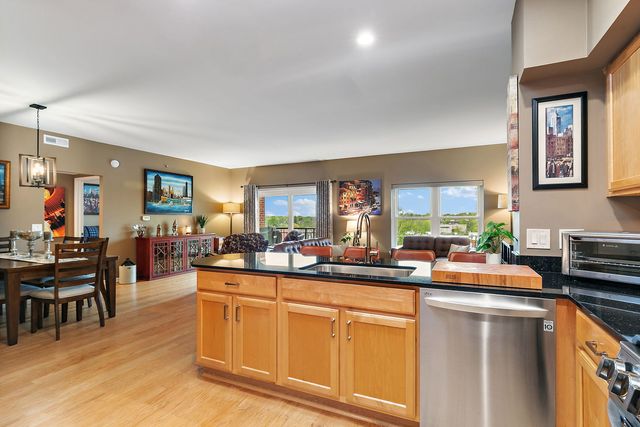 104 N Plum Grove Road 504, Palatine, IL 60067