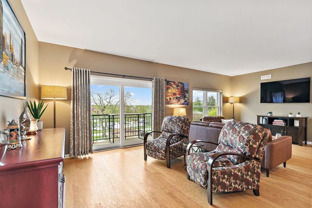 104 N Plum Grove Road 504, Palatine, IL 60067