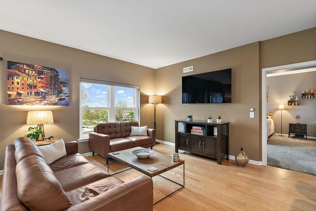 104 N Plum Grove Road 504, Palatine, IL 60067