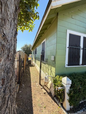 702 Patton, San Antonio, TX 78237