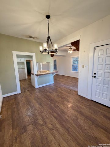 702 Patton, San Antonio, TX 78237