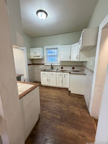 702 Patton, San Antonio, TX 78237