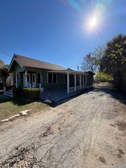 702 Patton, San Antonio, TX 78237