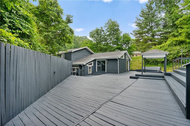 101 Weber Rd, Aleppo, PA 15143