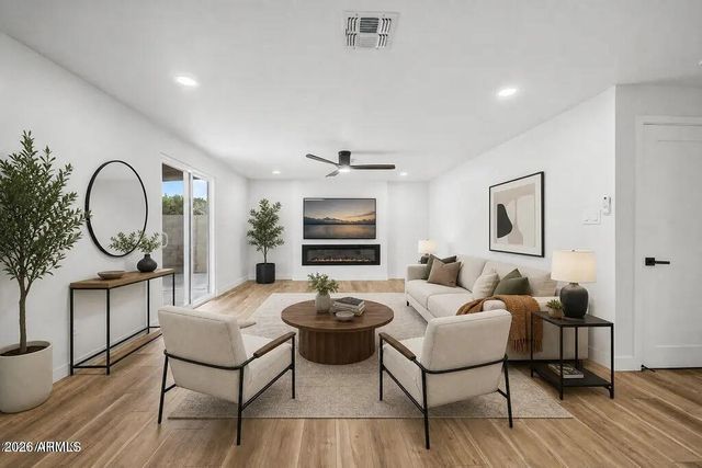 3937 E ANDORRA Drive, Phoenix, AZ 85032