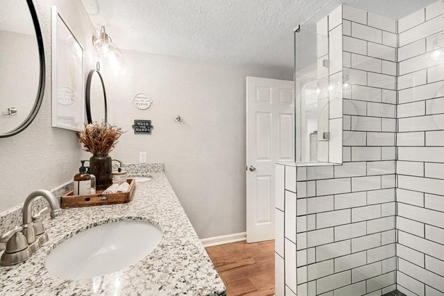 3037 Longwood Lane, Dickinson, TX 77539