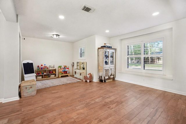 3037 Longwood Lane, Dickinson, TX 77539