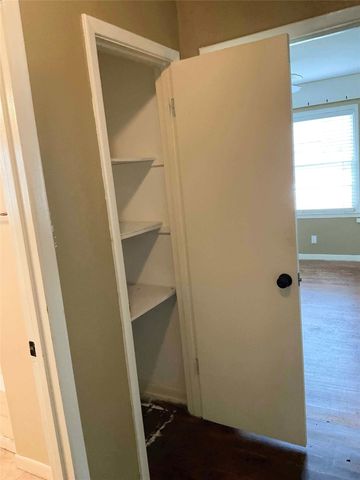 407 N Avenue J, Clifton, TX 76634