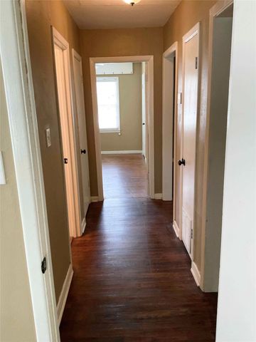 407 N Avenue J, Clifton, TX 76634