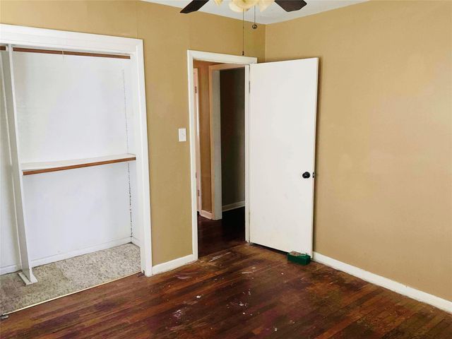 407 N Avenue J, Clifton, TX 76634