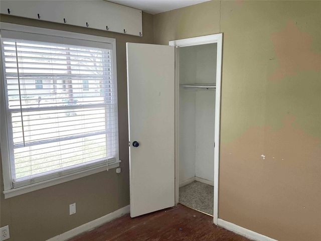 407 N Avenue J, Clifton, TX 76634