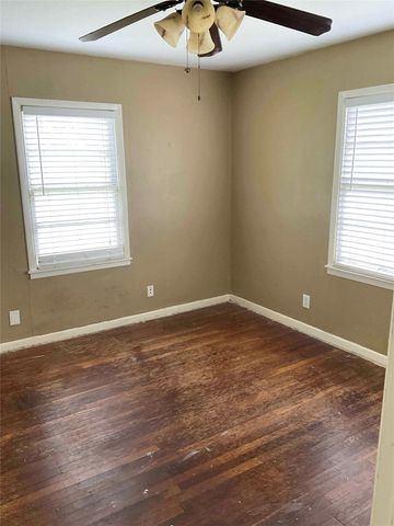 407 N Avenue J, Clifton, TX 76634