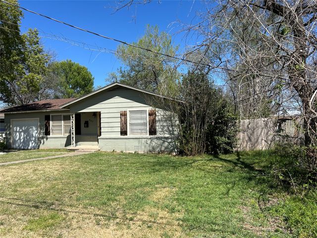 407 N Avenue J, Clifton, TX 76634