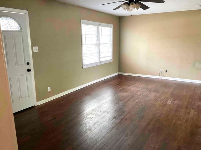 407 N Avenue J, Clifton, TX 76634