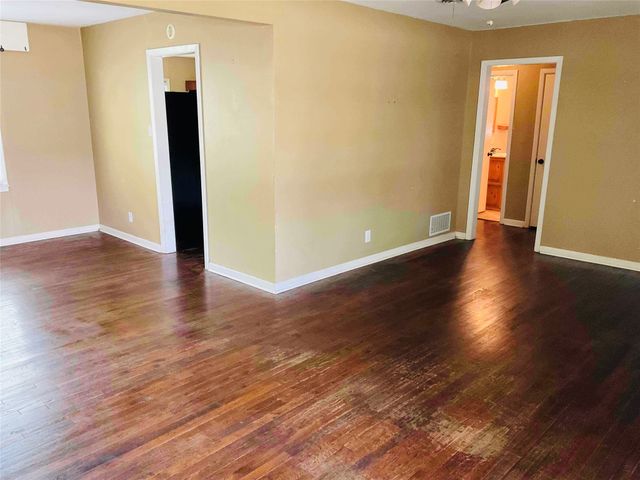 407 N Avenue J, Clifton, TX 76634