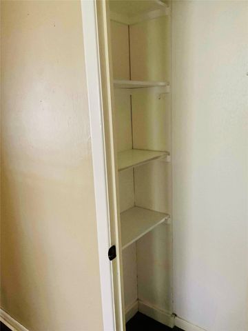 407 N Avenue J, Clifton, TX 76634