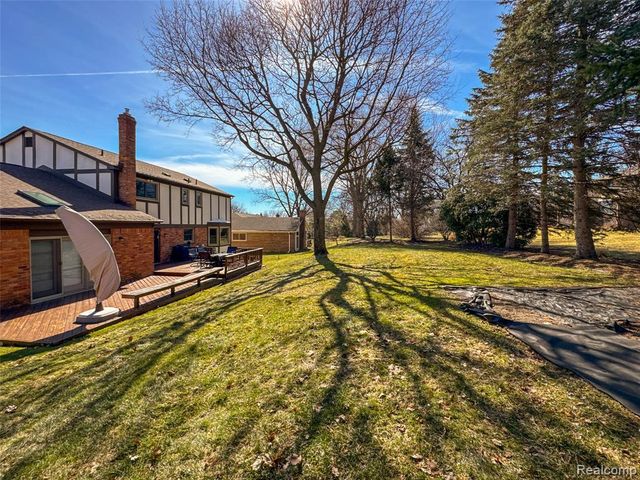 5363 Clearview Drive, Troy, MI 48098