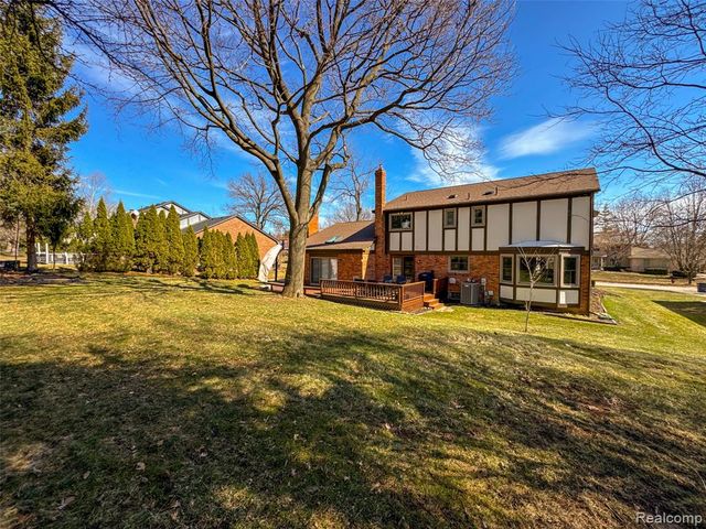 5363 Clearview Drive, Troy, MI 48098