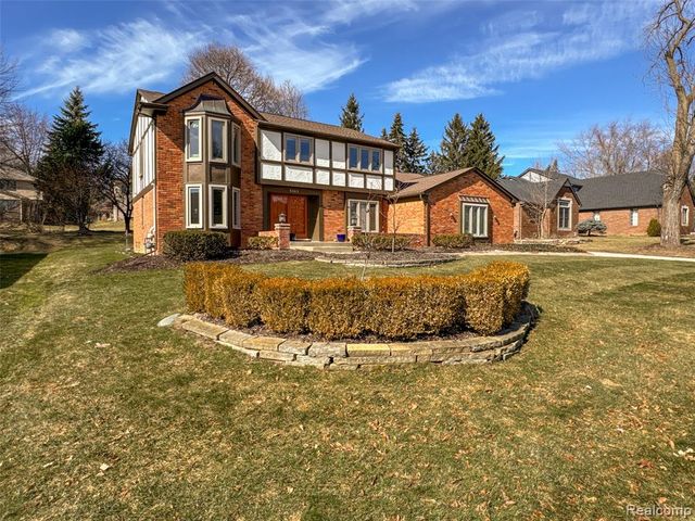 5363 Clearview Drive, Troy, MI 48098