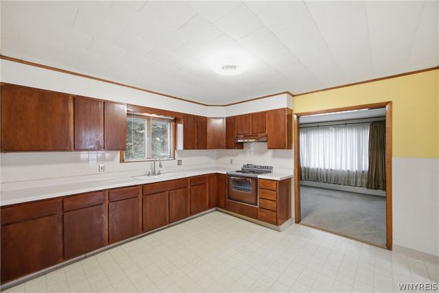 19 Reo Avenue, Cheektowaga, NY 14211