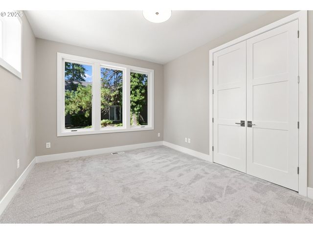 14960 Sw HAWK RIDGE Rd, Tigard, OR 97224