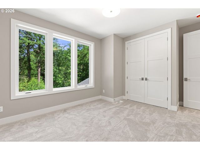 14960 Sw HAWK RIDGE Rd, Tigard, OR 97224