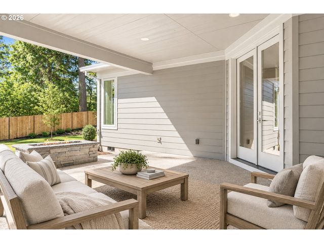 14960 Sw HAWK RIDGE Rd, Tigard, OR 97224