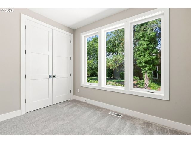 14960 Sw HAWK RIDGE Rd, Tigard, OR 97224