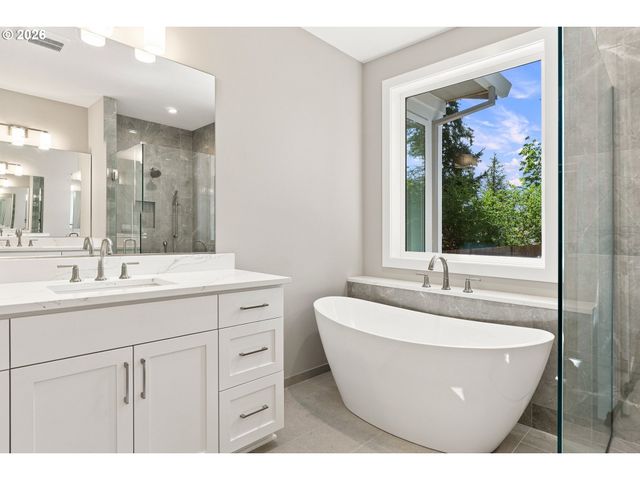 14960 Sw HAWK RIDGE Rd, Tigard, OR 97224