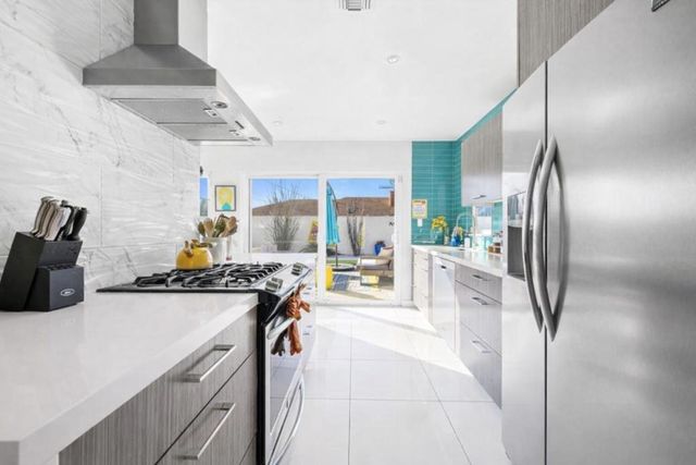 3963 E Calle San Antonio, Palm Springs, CA 92264