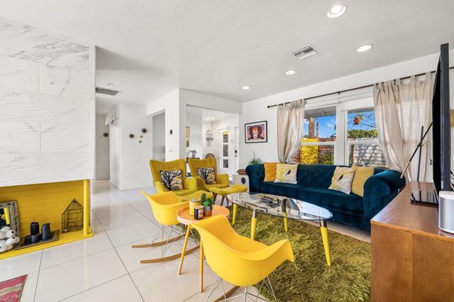 3963 E Calle San Antonio, Palm Springs, CA 92264