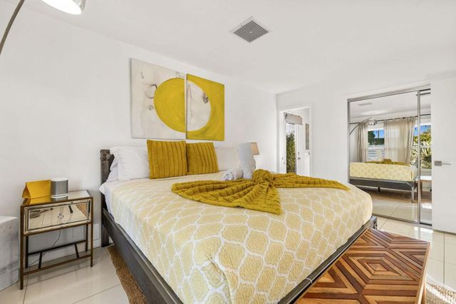 3963 E Calle San Antonio, Palm Springs, CA 92264