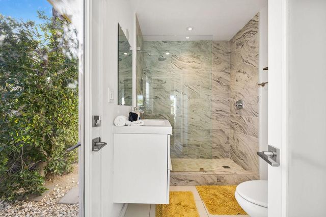 3963 E Calle San Antonio, Palm Springs, CA 92264