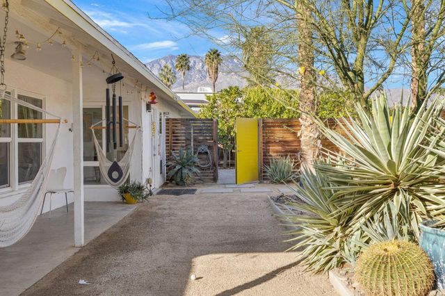 3963 E Calle San Antonio, Palm Springs, CA 92264