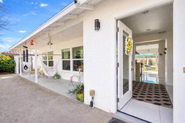 3963 E Calle San Antonio, Palm Springs, CA 92264
