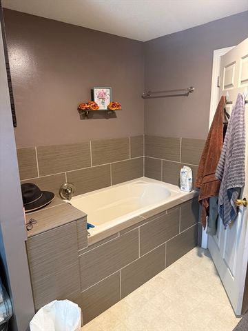 45 Orpheum Ave., Springfield, MA 01118