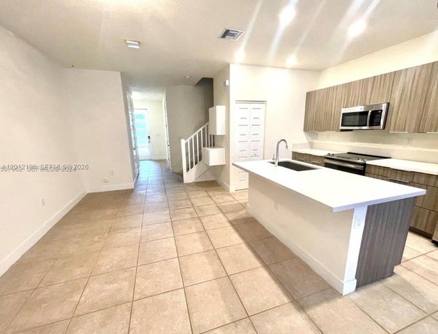 9083 NW 159th St 9083, Miami Lakes, FL 33018