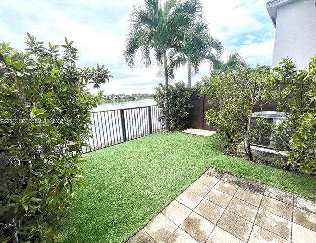 9083 NW 159th St 9083, Miami Lakes, FL 33018