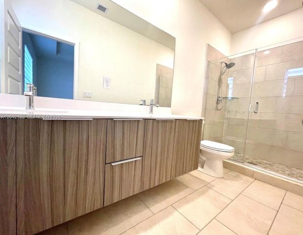 9083 NW 159th St 9083, Miami Lakes, FL 33018