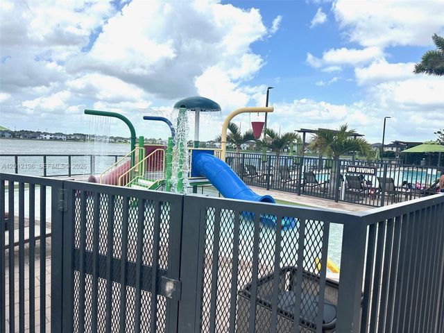 9083 NW 159th St 9083, Miami Lakes, FL 33018