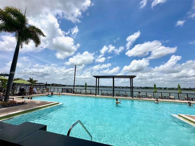 9083 NW 159th St 9083, Miami Lakes, FL 33018