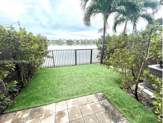 9083 NW 159th St 9083, Miami Lakes, FL 33018