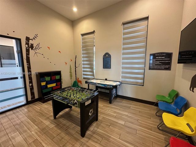 9083 NW 159th St 9083, Miami Lakes, FL 33018