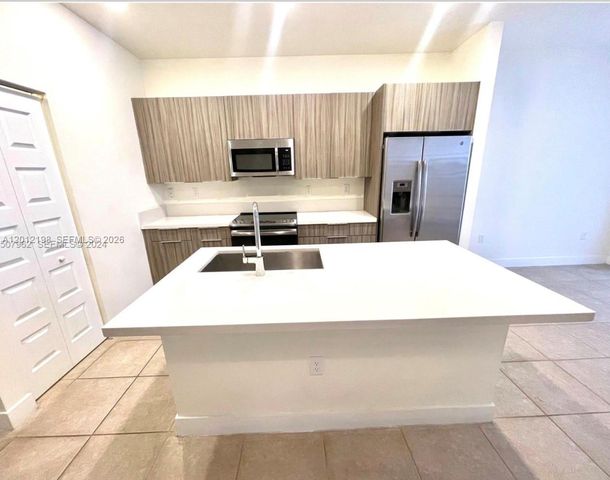 9083 NW 159th St 9083, Miami Lakes, FL 33018