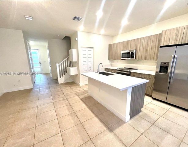9083 NW 159th St 9083, Miami Lakes, FL 33018