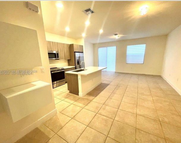 9083 NW 159th St 9083, Miami Lakes, FL 33018