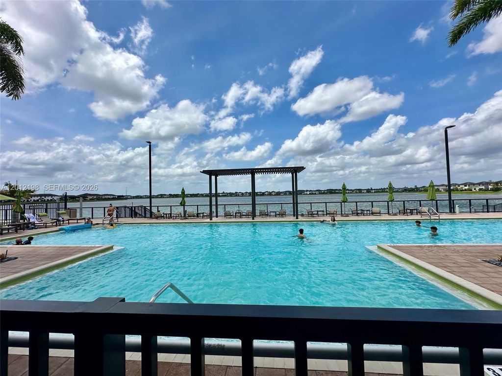 9083 NW 159th St 9083, Miami Lakes, FL 33018