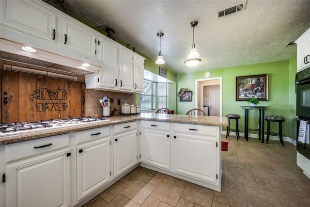 1 Finley Circle, Krum, TX 76249