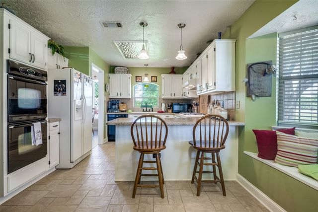 1 Finley Circle, Krum, TX 76249