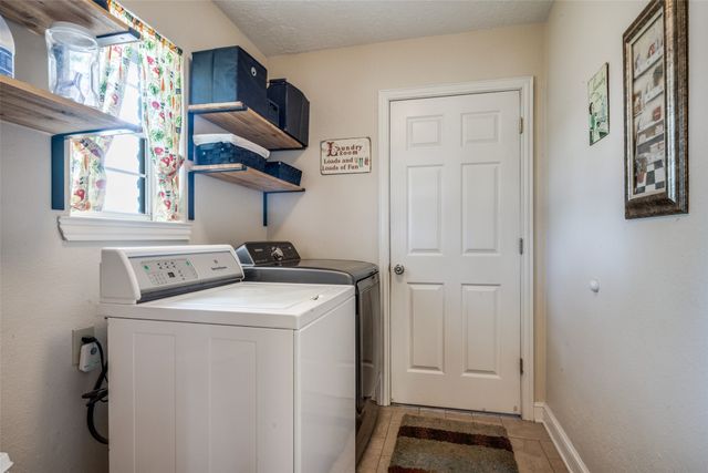 1 Finley Circle, Krum, TX 76249